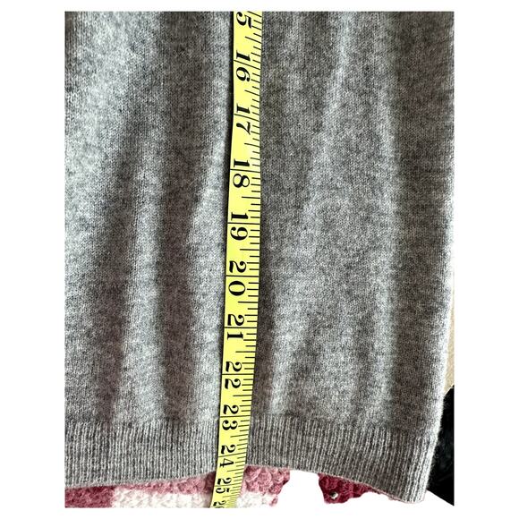 SOLD- Philosophy Cashmere French Bulldog Sweater, Heather Gray Women's size Lg - Picture 7 of 8